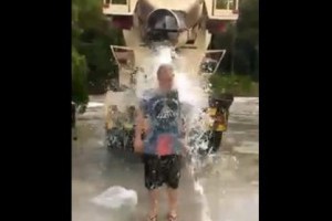 【瘋狂】冰桶挑戰 之混凝土車篇