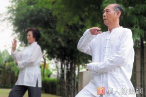 延緩帕金森氏症　跑步機打太極最讚 | 20140912 | 華人健康網