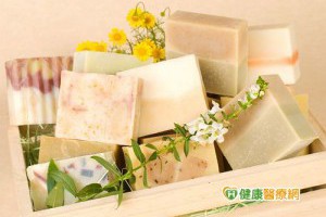 天然手工皂最好？　醫：錯誤迷思！(手工皂,張啟杉) - 健康醫療網 - 美容 - 良醫健康網 - 商業周刊（百大良醫）
