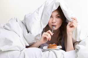 冰淇淋及巧克力…導致睡眠品質惡化4個「避免在夜晚攝取的食物」 | 美忍者