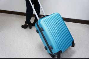 30秒生活好點子：冬季旅遊這樣收，五天四夜行李，19吋登機箱就能搞定！(旅遊,收納) - 優生活 - 旅遊 - 30秒生活好點子 - 商業周刊