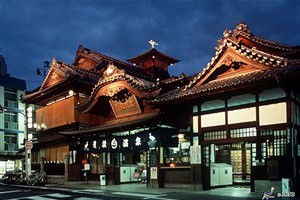 真實版《神隱少女》溫泉湯屋！三千年不退燒的道後溫泉古湯