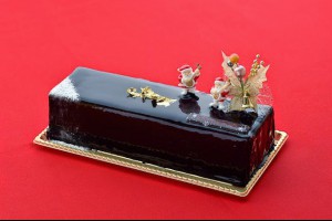 日本KitKat推出限量聖誕禮盒及聖誕朱古力蛋糕