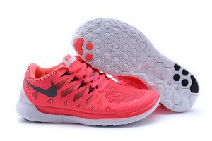 nike free系列5.0 輕便透氣女生赤足跑鞋 桃紅色