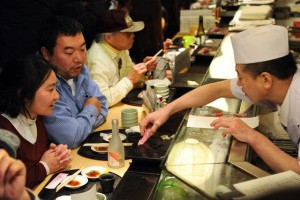 給小費是羞辱？10個必知的日本習俗 | 日本 | 小費 | 日本習俗 | 台灣大紀元