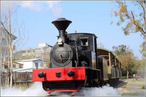 【台中親子遊】東勢客家文化園區～搭乘復刻版騰雲號蒸氣火車真好玩！(6Y2M,4Y2M) @ 昕滿奕足 :: 痞客邦 PIXNET ::