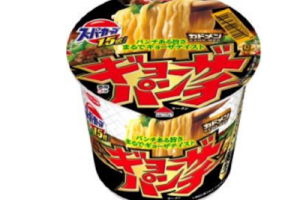 取巧的餃子味杯麵