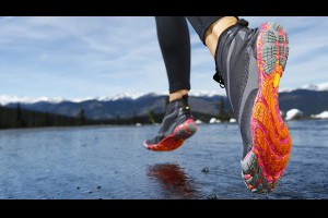 生活技.net: Vibram 推出 日本 Furoshiki (風呂敷) 包裹鞋