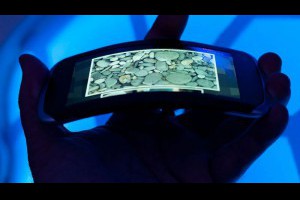 生活技.net: 友達研發5英寸曲面屏可動態調整彎曲程度