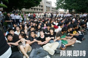 【解構 PTT】有自己的法律、法院和貨幣，沒被臉書淘汰的 PTT 是台灣民主化的重要推手 | BuzzOrange